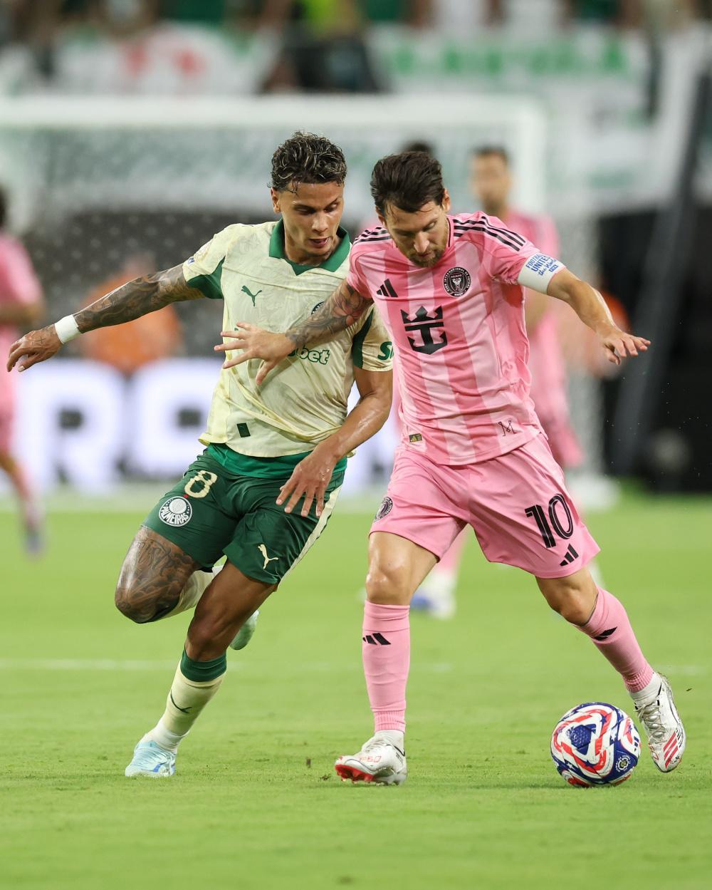 法兰克福训练开放日,清晨临场应变引欢呼,亚冠在即,球队文化再被提及 法兰克福训练开放日,清晨临场应变引欢呼,亚冠在即,球队文化再被提及