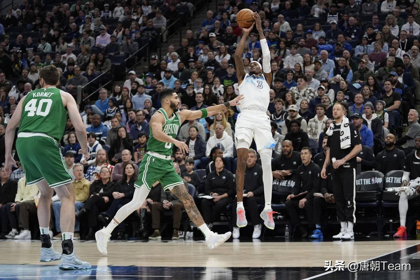 包含今晨突围战来临，波士顿凯尔特人围绕意大利杯篮板制胜，媒体盛赞，赛季目标并未改变的词条-jiuyou